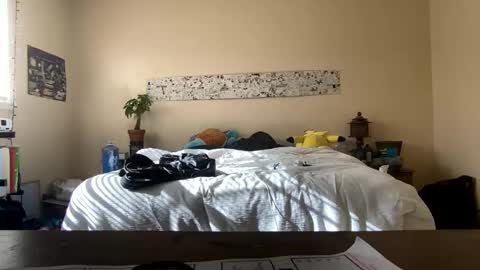 Snapshot of 000cloud9000 chatting on 12/12/24, 06:42 Cloud9 online show from 12/12/24, 06:42