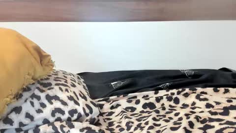 00ingrid00 online show from 10/14/25, 08:20