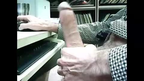 Snapshot of 01quebecboy69 chatting on 02/05/25, 08:25 01quebecboy69 online show from 02/05/25, 08:25