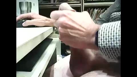 Snapshot of 01quebecboy69 chatting on 10/27/25, 07:40 01quebecboy69 online show from 10/27/25, 07:40