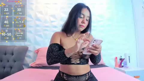 Snapshot of 01rose chatting on 02/20/25, 04:39 sophie online show from 02/20/25, 04:39