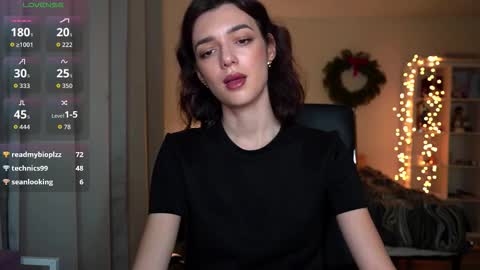 Snapshot of 0_perfect_imperfection_0 chatting on 12/17/25, 02:50 Olivia online show from 12/17/25, 02:50