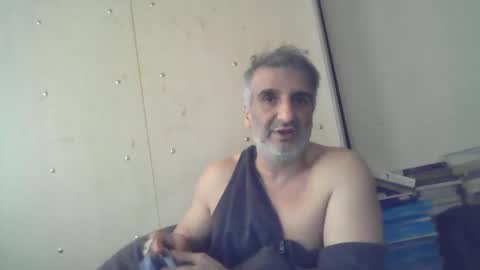 Snapshot of 0luvmonkey chatting on 11/15/25, 12:45 0luvmonkey online show from 11/15/25, 12:45