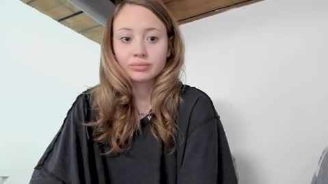 0oo_ooo online show from 10/05/25, 10:29