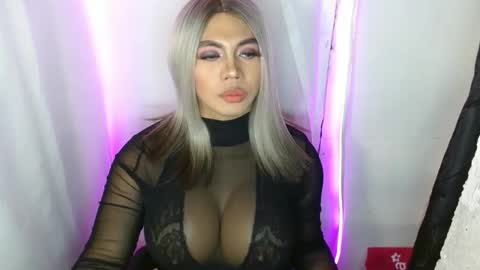 Snapshot of 11inchsinglecious chatting on 01/23/25, 03:11 HUGECOCK online show from 01/23/25, 03:11