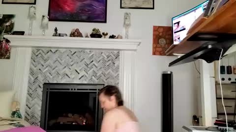 Aurora Willows online show from 02/04/25, 12:00