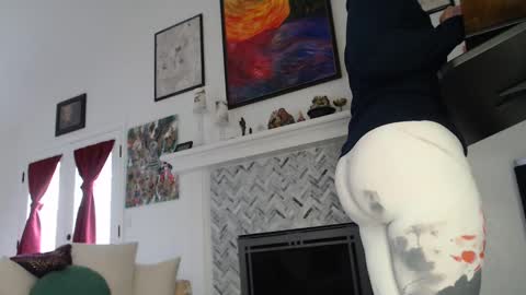 Aurora Willows online show from 02/06/25, 05:51