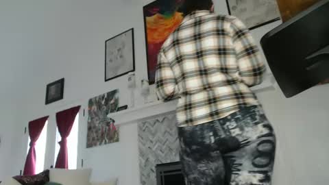 Aurora Willows online show from 02/08/25, 03:31