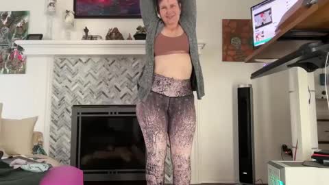 Aurora Willows online show from 02/26/25, 02:03