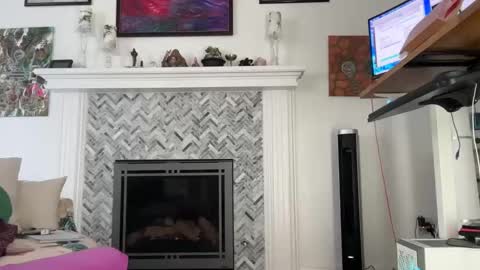 Aurora Willows online show from 03/05/25, 03:07