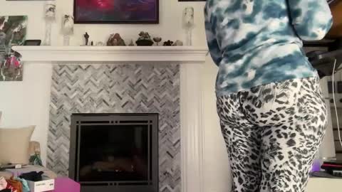 Aurora Willows online show from 03/06/25, 01:57