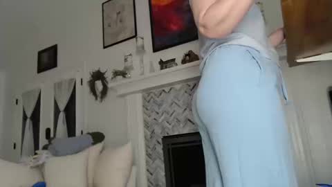 Aurora Willows online show from 10/14/25, 11:11