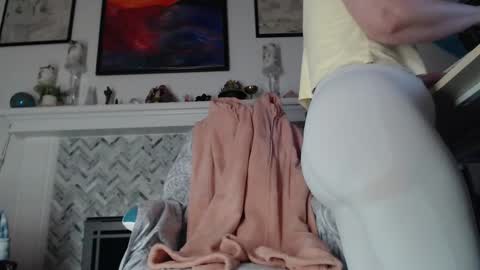 Aurora Willows online show from 02/03/26, 06:40