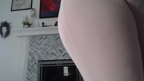 Aurora Willows online show from 02/19/26, 04:25