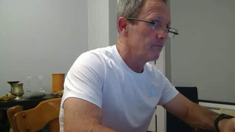 Snapshot of 13glanmorfa chatting on 04/05/26, 03:04 13glanmorfa online show from 04/05/26, 03:04