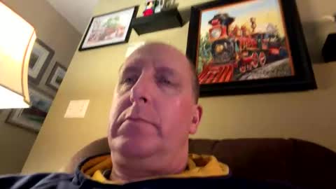 Snapshot of 16510 chatting on 12/16/25, 12:37 16510 online show from 12/16/25, 12:37