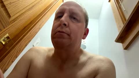 Snapshot of 16510 chatting on 02/16/26, 10:44 16510 online show from 02/16/26, 10:44