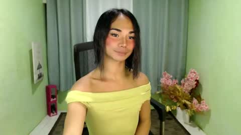 Snapshot of 18_nicole chatting on 01/19/25, 10:28 barbie online show from 01/19/25, 10:28