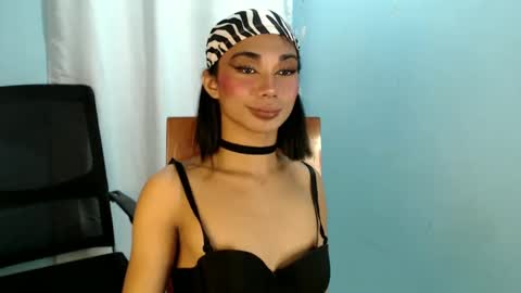 Snapshot of 18_nicole chatting on 02/02/25, 03:07 barbie online show from 02/02/25, 03:07