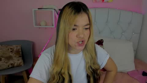 Snapshot of 18candy chatting on 04/15/26, 12:01 18candy online show from 04/15/26, 12:01