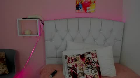 Snapshot of 18candy chatting on 04/20/26, 12:08 18candy online show from 04/20/26, 12:08