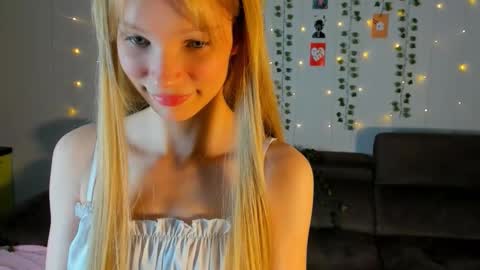 Kira online show from 03/15/26, 05:30