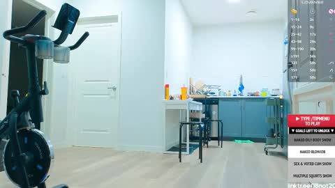 Snapshot of 18not20 chatting on 02/11/25, 04:55 Tong Ralph online show from 02/11/25, 04:55