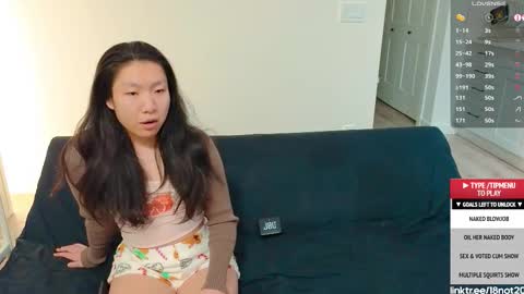 Snapshot of 18not20 chatting on 11/25/25, 01:16 Tong Ralph online show from 11/25/25, 01:16