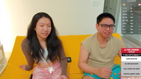 Snapshot of 18not20 chatting on 11/28/25, 02:03 Tong Ralph online show from 11/28/25, 02:03