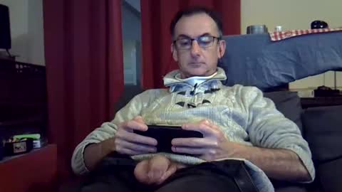 Snapshot of 18remy45 chatting on 12/04/24, 08:51 18remy45 online show from 12/04/24, 08:51