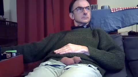 Snapshot of 18remy45 chatting on 12/15/24, 01:22 18remy45 online show from 12/15/24, 01:22