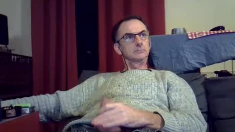 Snapshot of 18remy45 chatting on 12/18/24, 10:46 18remy45 online show from 12/18/24, 10:46