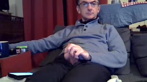 Snapshot of 18remy45 chatting on 12/25/24, 12:05 18remy45 online show from 12/25/24, 12:05