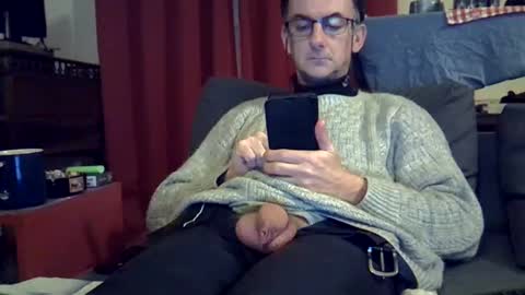 Snapshot of 18remy45 chatting on 12/26/24, 09:26 18remy45 online show from 12/26/24, 09:26