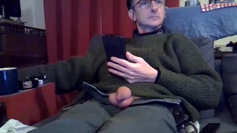 Snapshot of 18remy45 chatting on 12/27/24, 08:18 18remy45 online show from 12/27/24, 08:18