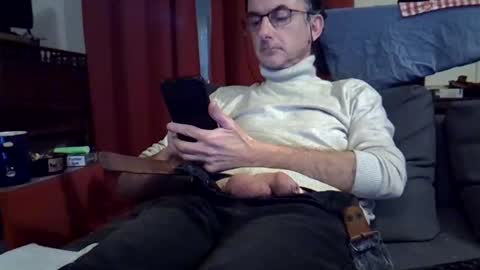 Snapshot of 18remy45 chatting on 01/04/25, 10:45 18remy45 online show from 01/04/25, 10:45