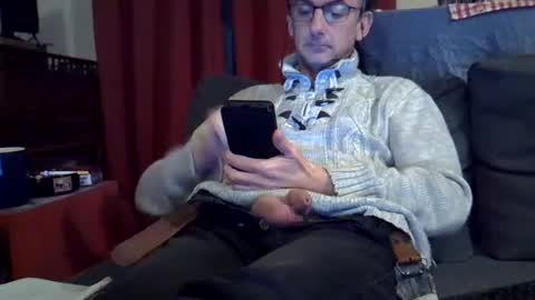 Snapshot of 18remy45 chatting on 01/12/25, 02:09 18remy45 online show from 01/12/25, 02:09