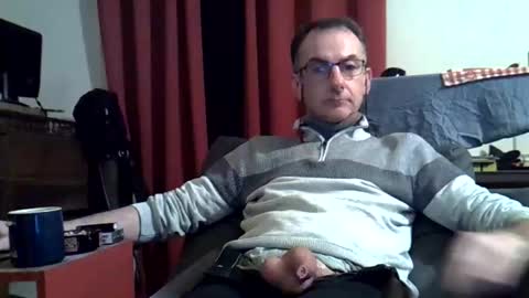 Snapshot of 18remy45 chatting on 12/02/25, 08:37 18remy45 online show from 12/02/25, 08:37