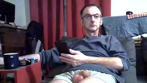 Snapshot of 18remy45 chatting on 12/19/25, 09:11 18remy45 online show from 12/19/25, 09:11