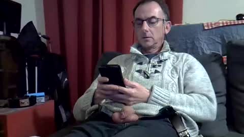 Snapshot of 18remy45 chatting on 04/13/26, 04:45 18remy45 online show from 04/13/26, 04:45