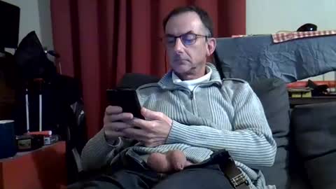 Snapshot of 18remy45 chatting on 04/17/26, 04:32 18remy45 online show from 04/17/26, 04:32