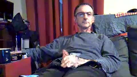 Snapshot of 18remy45 chatting on 04/28/26, 04:56 18remy45 online show from 04/28/26, 04:56
