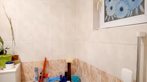 Snapshot of 1973man chatting on 12/22/25, 05:37 1973man online show from 12/22/25, 05:37