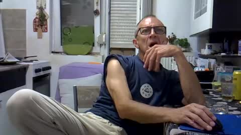 Snapshot of 1973man chatting on 06/21/26, 12:02 1973man online show from 06/21/26, 12:02
