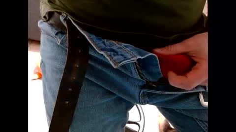 Snapshot of 1986matt1986 chatting on 02/28/25, 02:09 cumfan online show from 02/28/25, 02:09