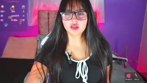 Snapshot of 1_scarllet_ chatting on 04/28/26, 12:54 1_scarllet_ online show from 04/28/26, 12:54