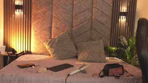 Snapshot of 1anya chatting on 10/24/25, 07:43 anya online show from 10/24/25, 07:43