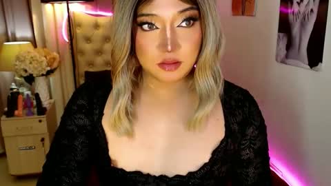 Snapshot of 1bestlover chatting on 03/25/26, 07:53 Ekang online show from 03/25/26, 07:53