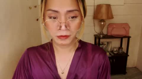 Snapshot of 1bigsurprise4you chatting on 12/12/24, 02:37 angel online show from 12/12/24, 02:37