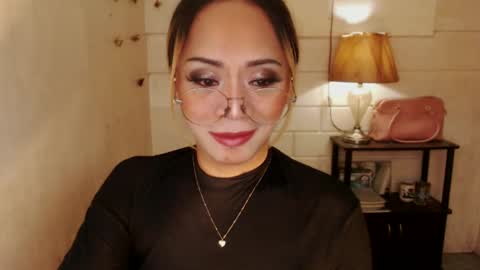 Snapshot of 1bigsurprise4you chatting on 12/17/24, 06:09 angel online show from 12/17/24, 06:09